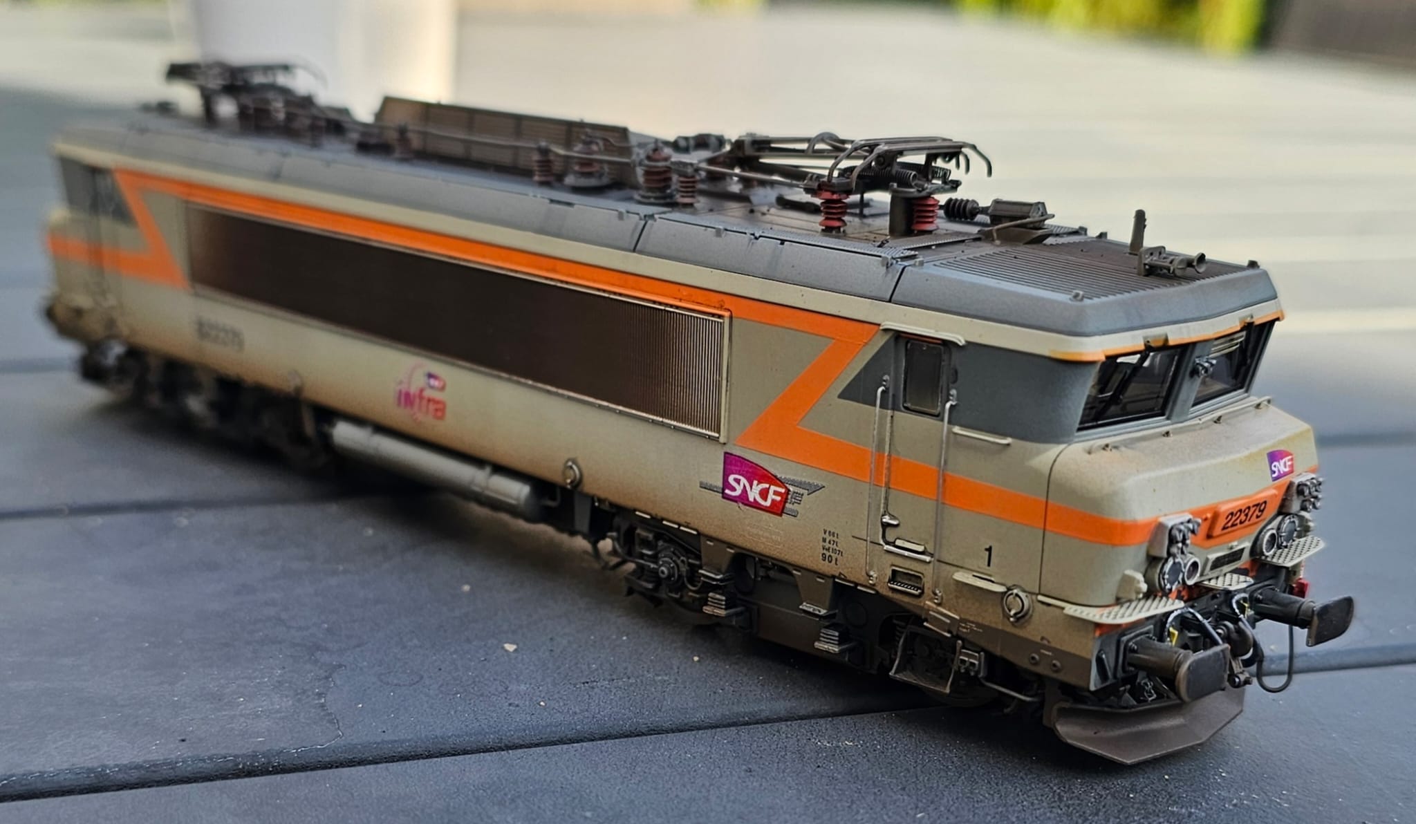 BB22379 Infra LSM Analogique avec Patine – Image 2