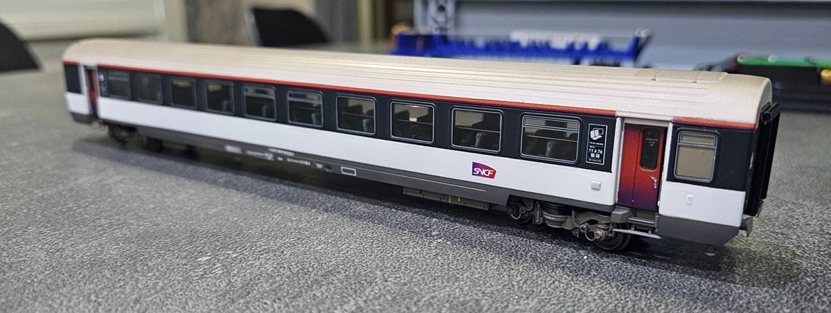 Voiture Corail Vtu LSM Nuit Toit Blanc Sièges Inclinable – Image 3