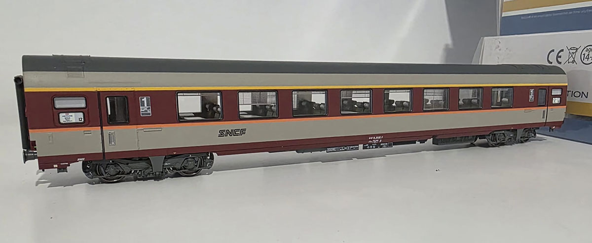 Voiture Grand Confort base Lsm avec éclairage A8 Logo nouille cartouche corail sans boîte – Image 2