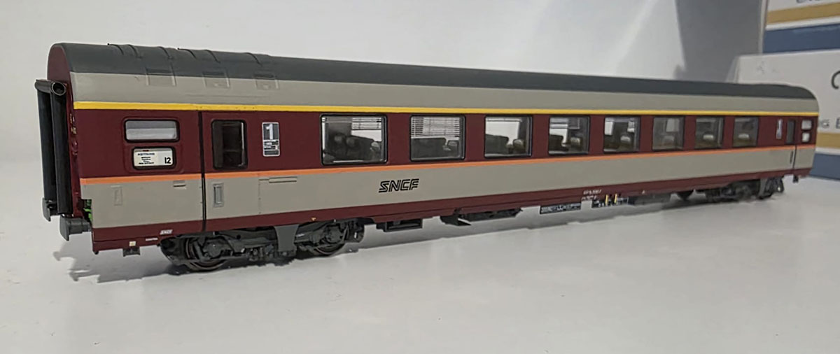 Voiture Grand Confort base Lsm avec éclairage A8 Logo nouille cartouche corail sans boîte – Image 3